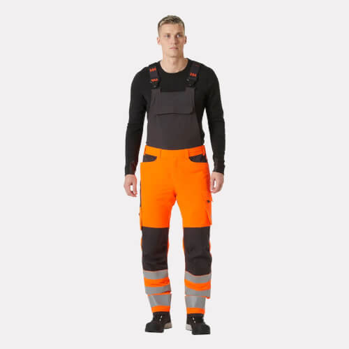 Helly Hansen 77549-269 Alna 4X werkbroek met bretels op model