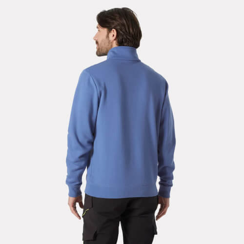 Helly Hansen 79325 558 Classic blauw sweatshirt in persoon achterzijde
