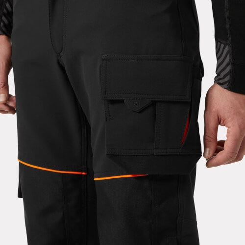 Helly Hansen 77553 Chelsea Evolution 2.0 zwarte werkbroek dijbeenzak