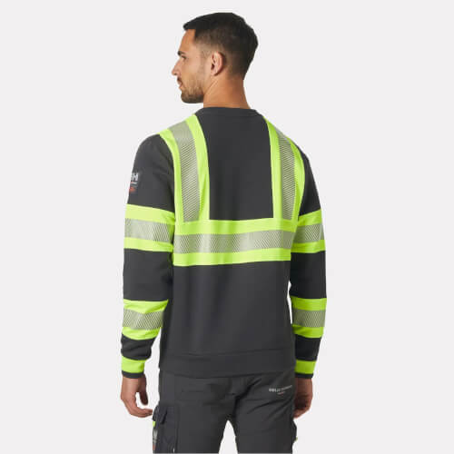 Helly Hansen 79272-369 ICU sweater op lichaam achterkant