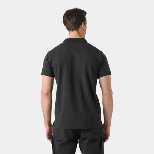 Helly Hansen 79398-990 Classic 2.0 poloshirt op model achterzijde