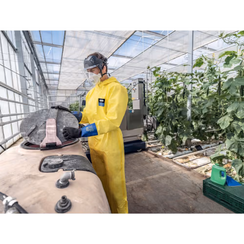 Uvex Rubiflex S XG35B werkhandschoenen in actie